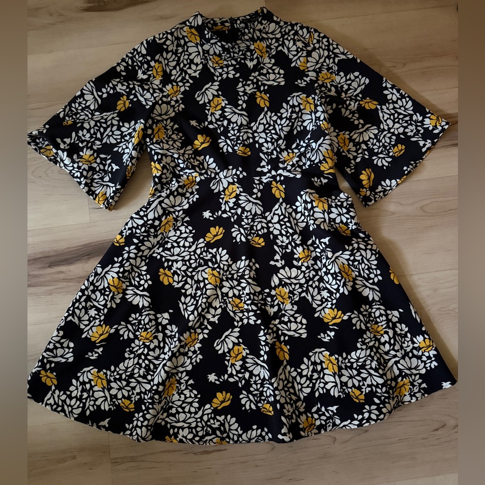 Just a wonderful minidress from Zara!